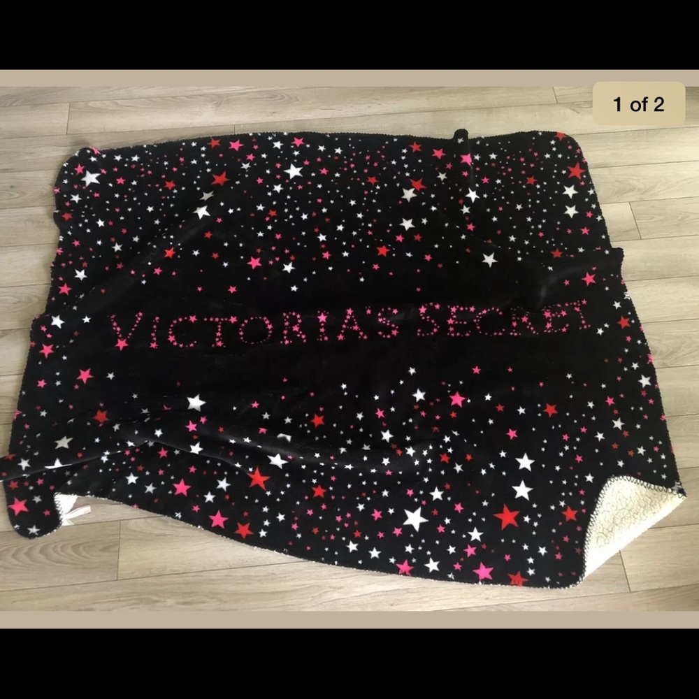 NWT Victoria’s Secret Stars Sherpa Blanket 50x60 - Picture 3 of 3